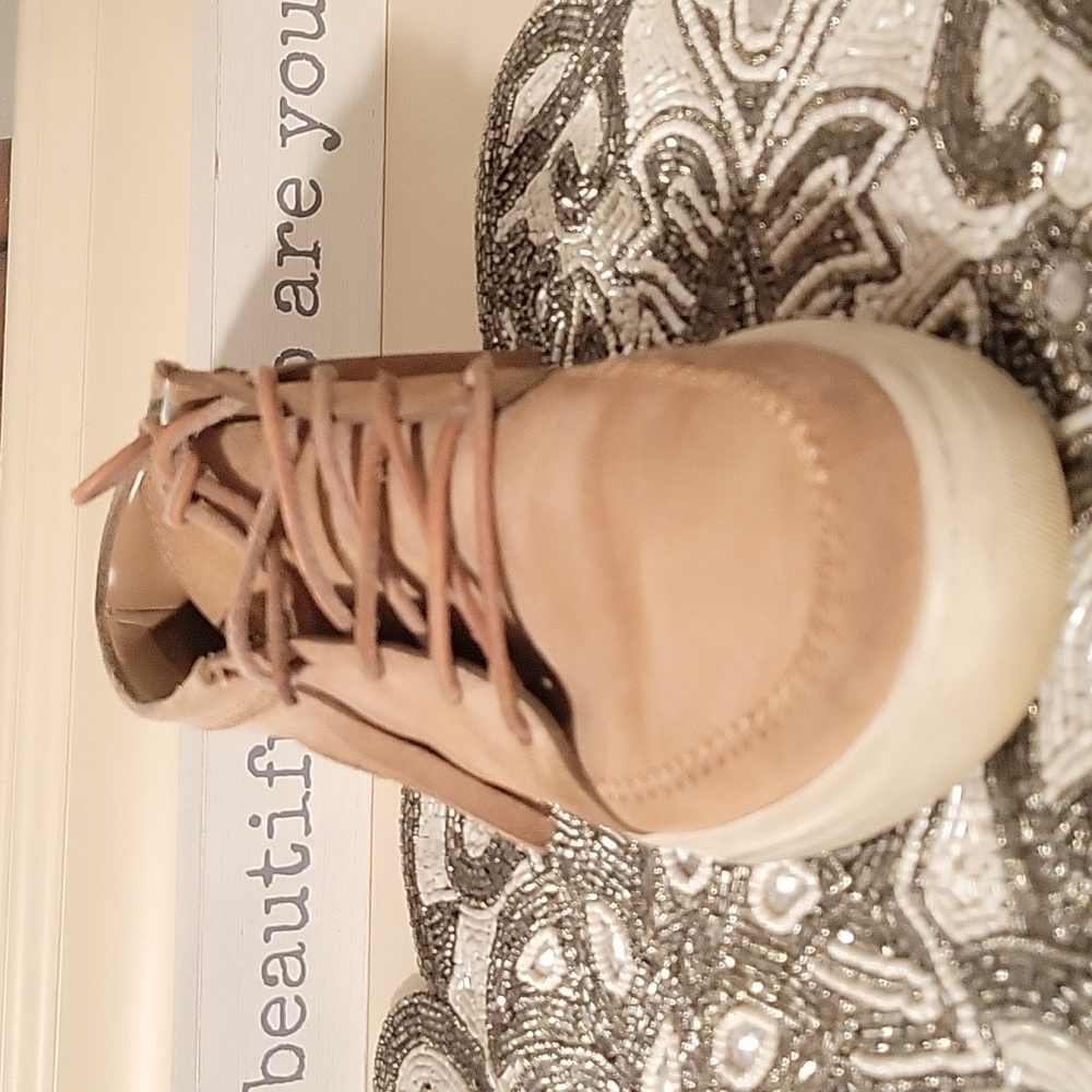 🔥GUCCI - Vintage beige Women's Suede Fringe Hi-top European size 37 - Picture 3 of 4